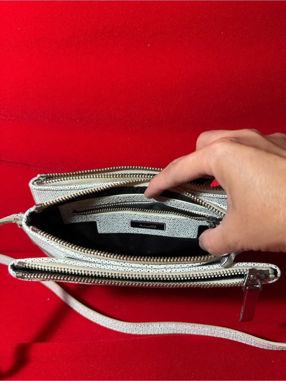 White Pebbles Leather Bag Aritzia Auxiliary - Sleek Everyday Shoulder Purse
